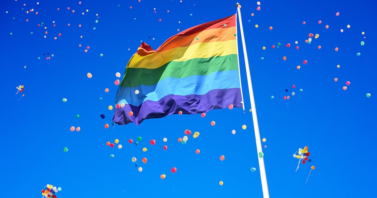 ダイバーシティをイメージしたカラフルな旗